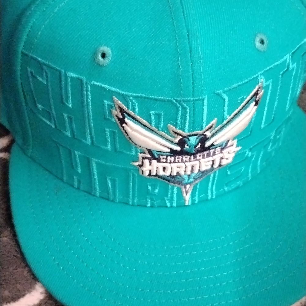 new era Charlotte hornets fitted hat